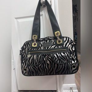 Pet Flys forever carrier.